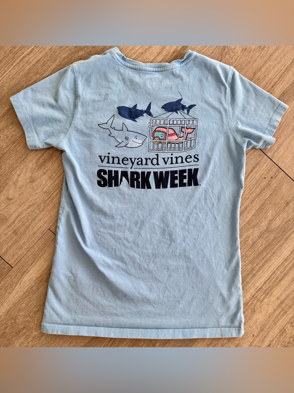 Vineyard Vines x Discovery Shark Week Pocket T-Shirt Blue Size XS Shark Graphic